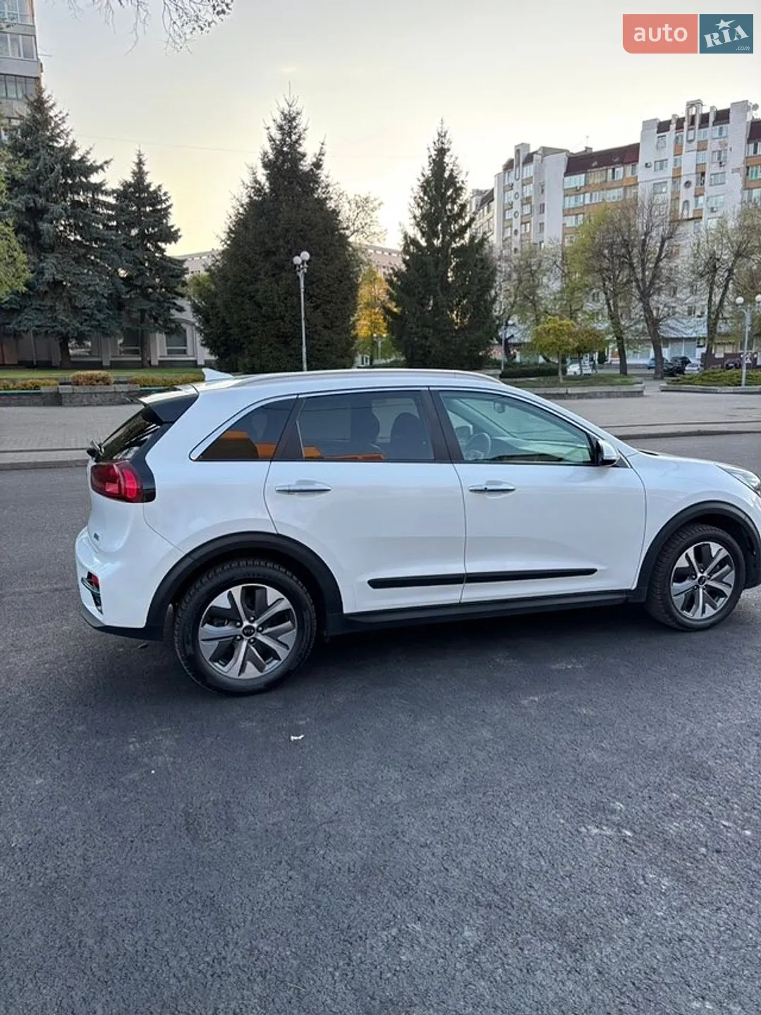 2020 Kia Niro - фото 1