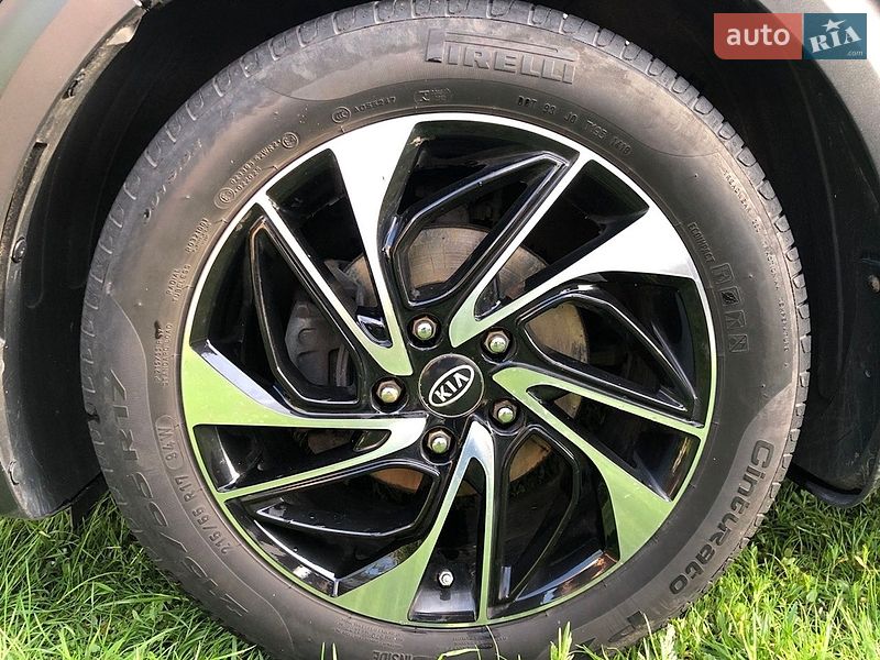 Внедорожник / Кроссовер Kia Niro 2017 в Бердичеве