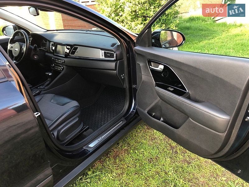 Внедорожник / Кроссовер Kia Niro 2017 в Бердичеве