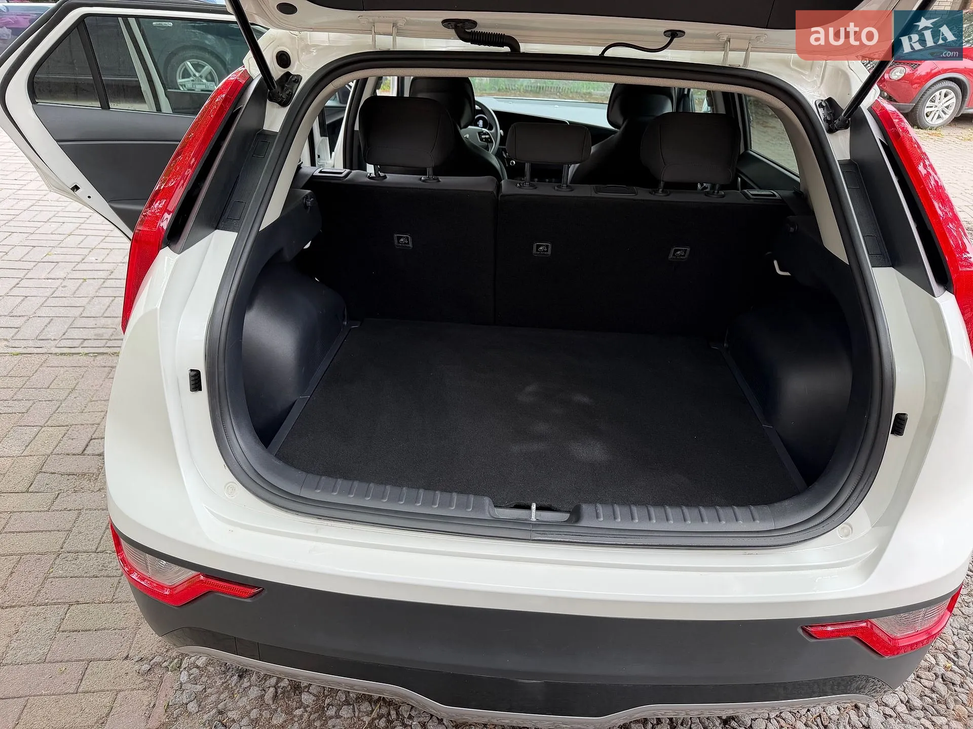 2023 Kia Niro - мініатюра 27
