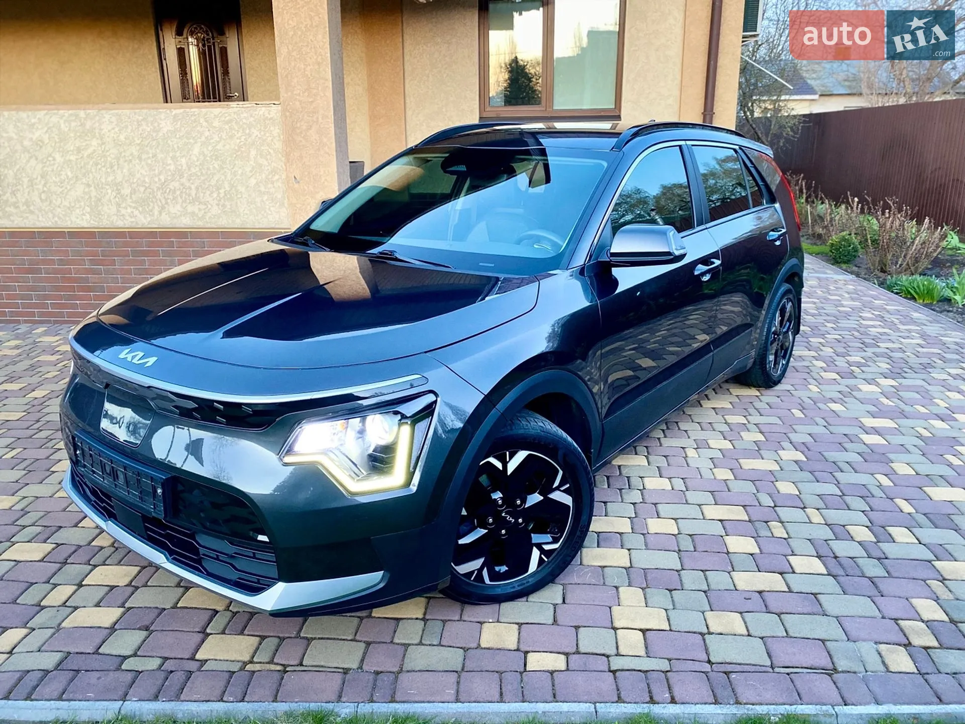 2022 Kia Niro - фото 1