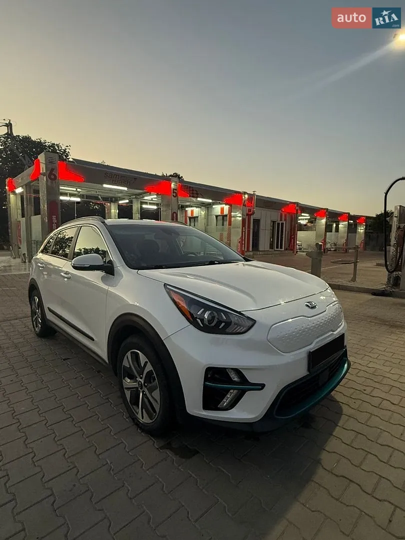 2020 Kia Niro - фото 1