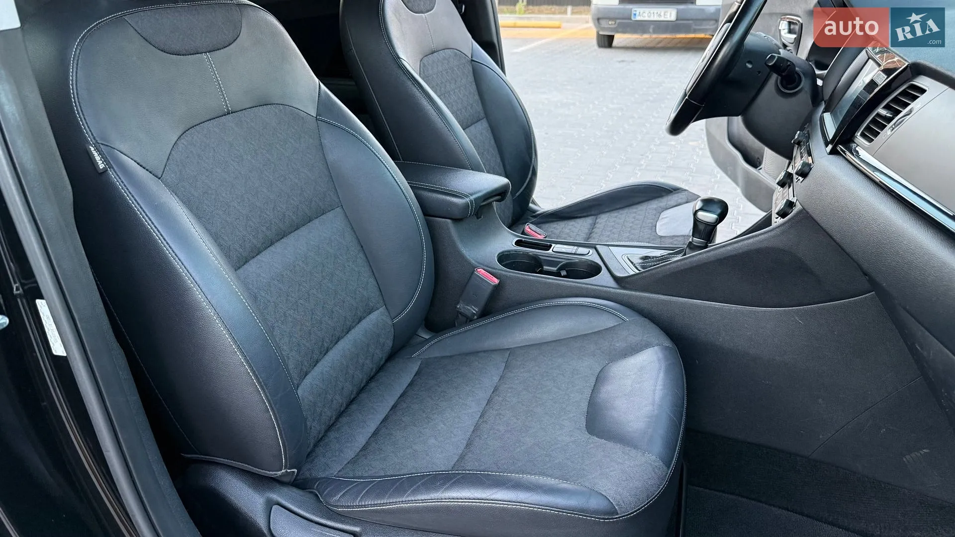 2017 Kia Niro - мініатюра 46
