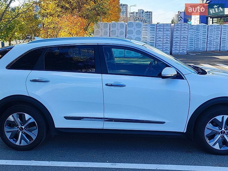 Внедорожник / Кроссовер Kia Niro 2018 в Киеве