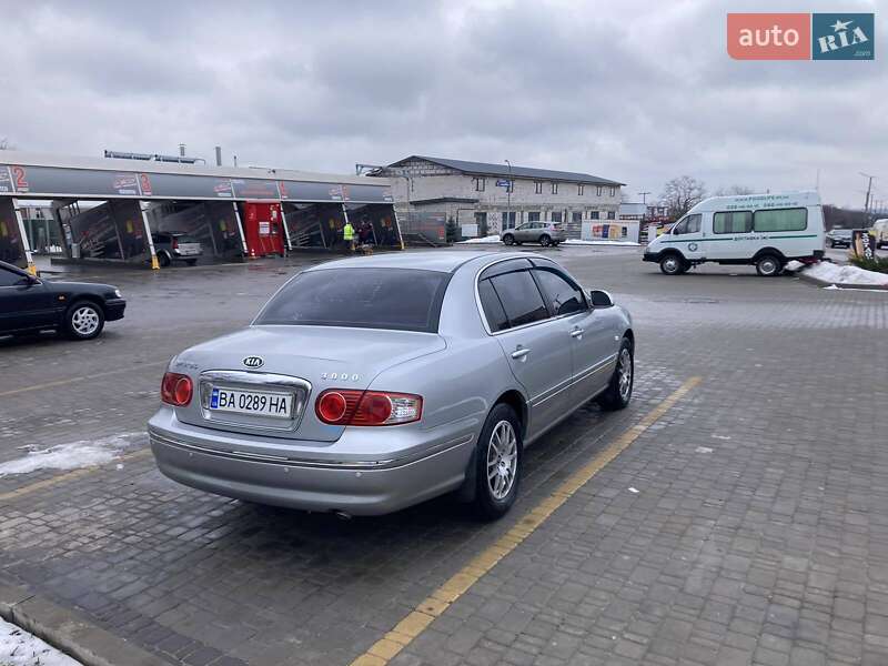Седан Kia Opirus 2005 в Кропивницькому