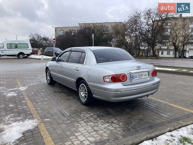 Седан Kia Opirus 2005 в Кропивницькому