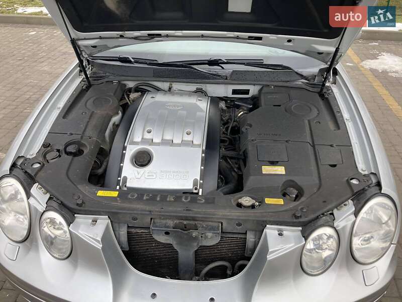 Седан Kia Opirus 2005 в Кропивницькому