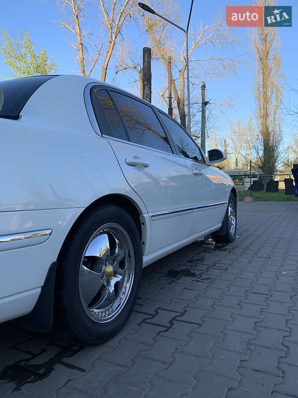 Седан Kia Opirus 2007 в Кривом Роге