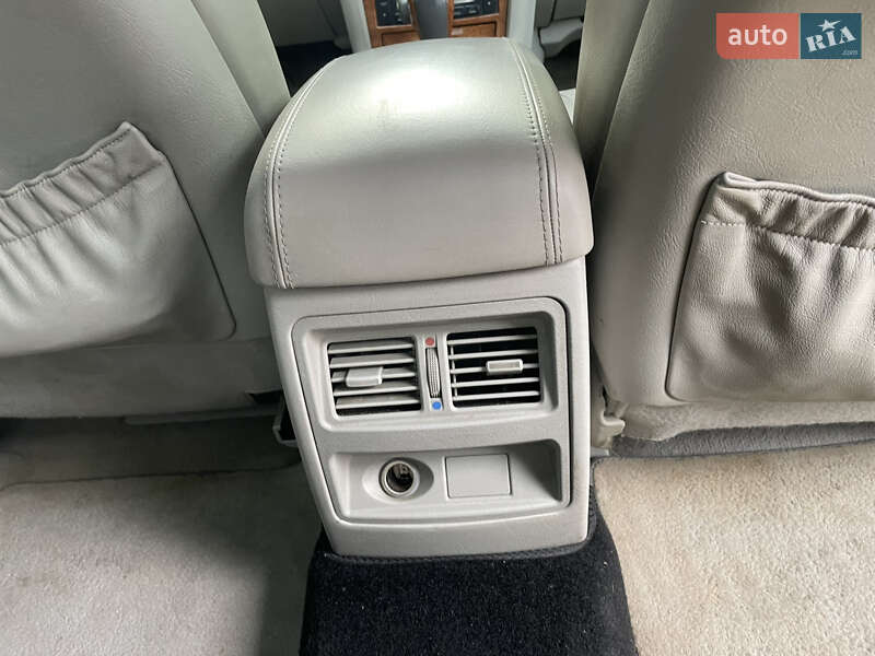 Седан Kia Opirus 2004 в Василькове