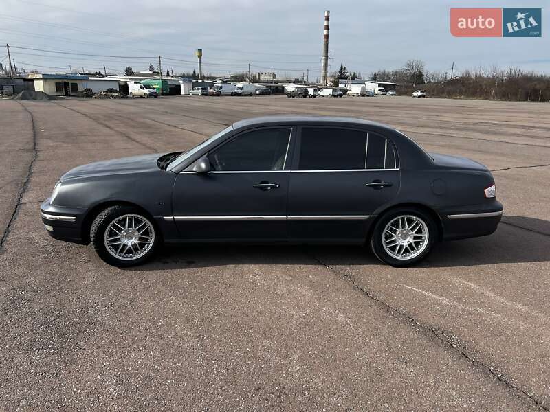 Седан Kia Opirus 2005 в Ужгороді