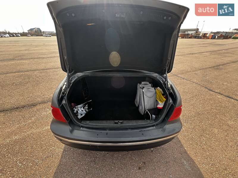 Седан Kia Opirus 2005 в Ужгороді