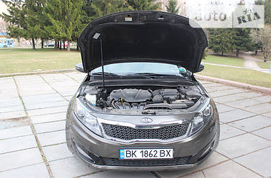 Седан Kia Optima 2012 в Ровно