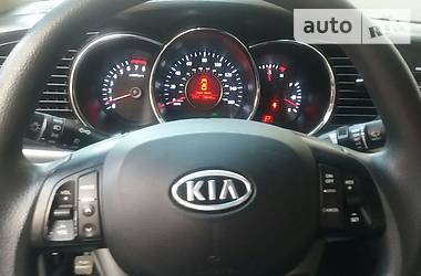 Седан Kia Optima 2012 в Днепре