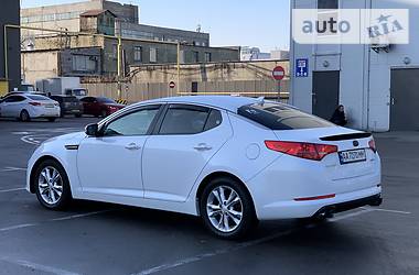 Седан Kia Optima 2013 в Києві