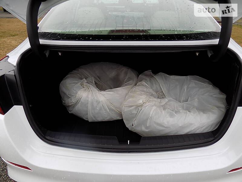 Седан Kia Optima 2015 в Києві