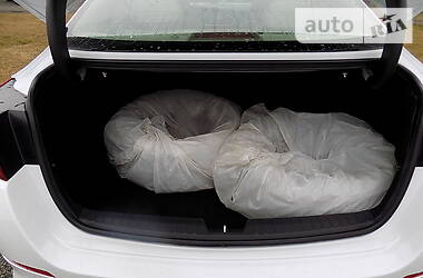 Седан Kia Optima 2015 в 
