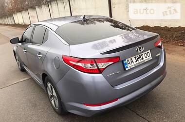 Седан Kia Optima 2011 в 