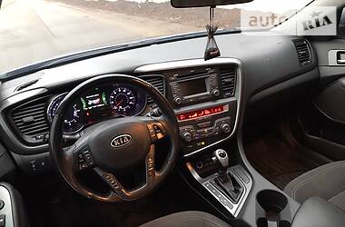 Седан Kia Optima 2011 в 