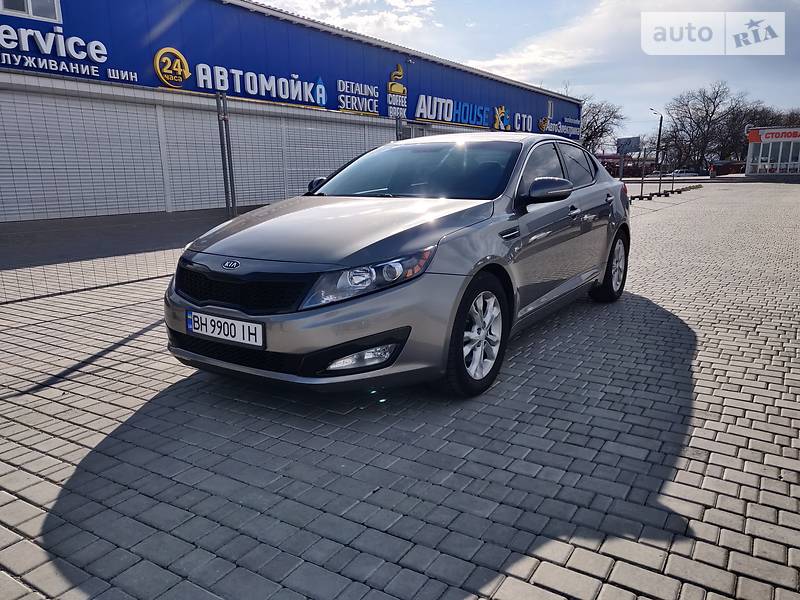 Седан Kia Optima 2012 в 