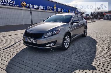 Седан Kia Optima 2012 в 