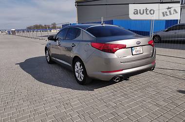 Седан Kia Optima 2012 в 