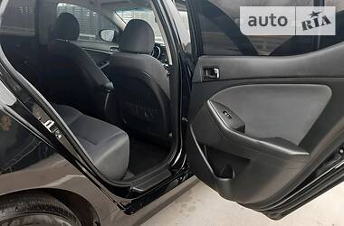 Седан Kia Optima 2015 в 