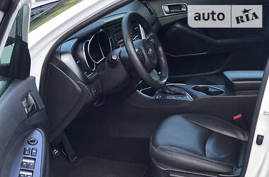 Седан Kia Optima 2015 в 