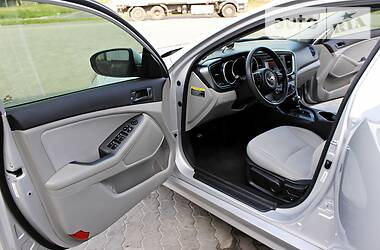 Седан Kia Optima 2014 в 