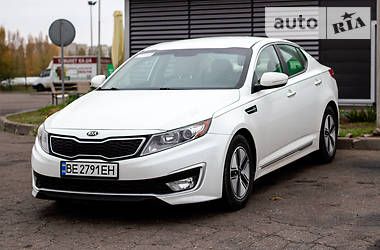 Седан Kia Optima 2012 в Южноукраинске