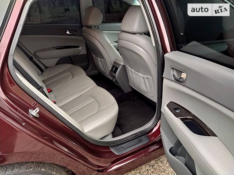 Седан Kia Optima 2016 в Одессе
