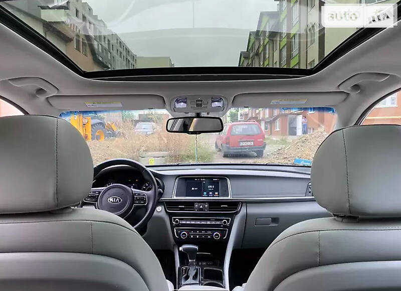 Седан Kia Optima 2016 в Киеве