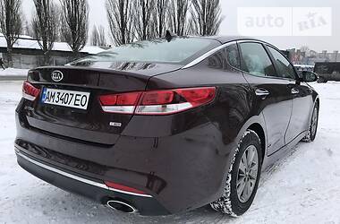 Седан Kia Optima 2015 в Киеве