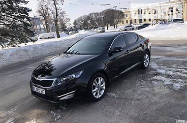 Седан Kia Optima 2012 в Львове