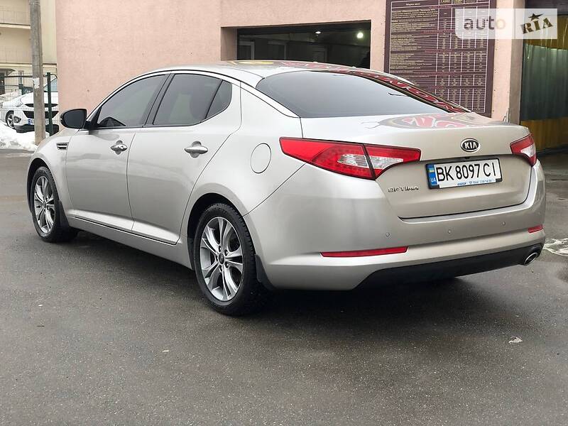 Седан Kia Optima 2011 в Киеве