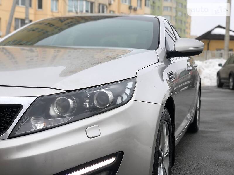 Седан Kia Optima 2011 в Киеве