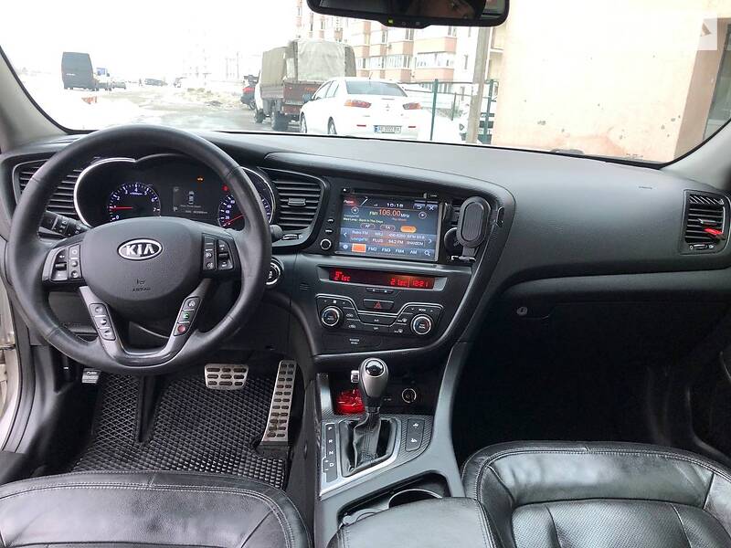 Седан Kia Optima 2011 в Киеве