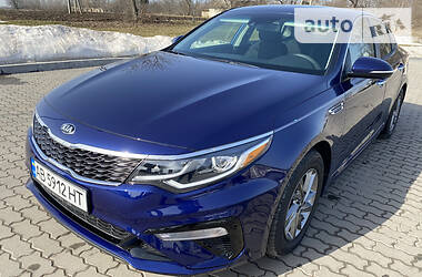 Седан Kia Optima 2019 в Киеве