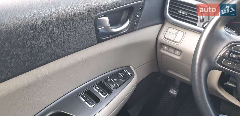 Седан Kia Optima 2016 в Івано-Франківську