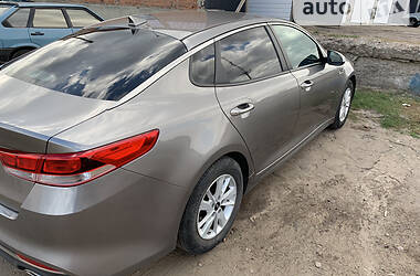 Седан Kia Optima 2016 в 