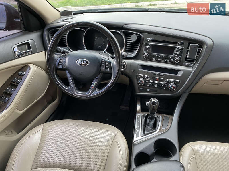 Седан Kia Optima 2013 в Кременчуці