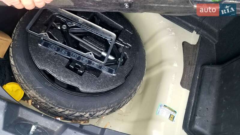 Седан Kia Optima 2013 в Киеве