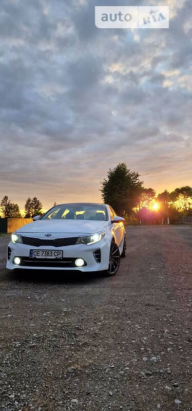 Седан Kia Optima 2016 в Черновцах