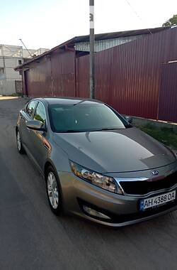 Седан Kia Optima 2013 в Киеве