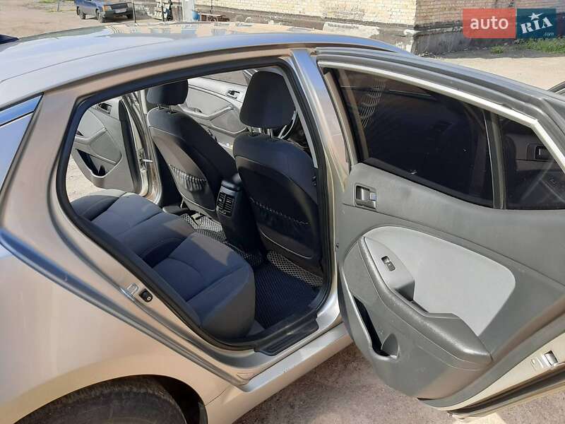 Седан Kia Optima 2013 в Яготине