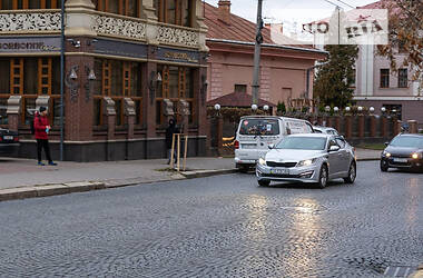 Седан Kia Optima 2012 в Черновцах