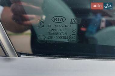 Седан Kia Optima 2014 в Киеве