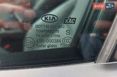 Седан Kia Optima 2014 в Киеве