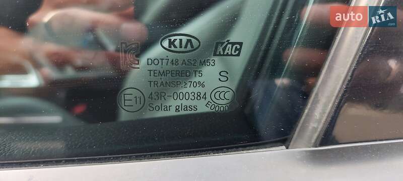 Седан Kia Optima 2014 в Киеве