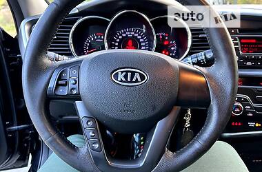 Седан Kia Optima 2012 в 