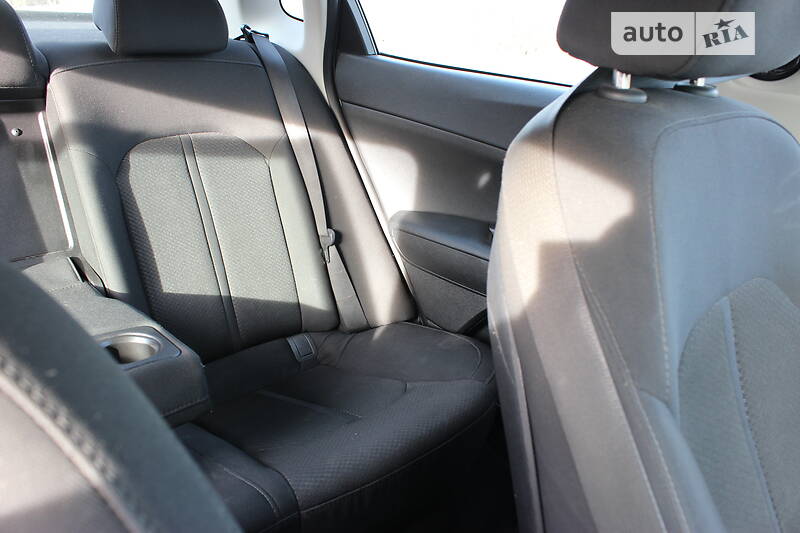 Седан Kia Optima 2017 в Дунаевцах